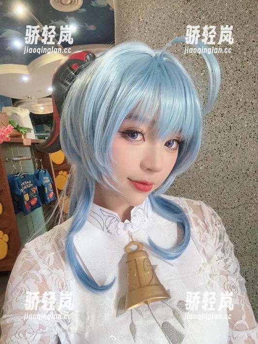 在线欣赏舞小喵的泳装写真，溅水声比她的表情还有趣。