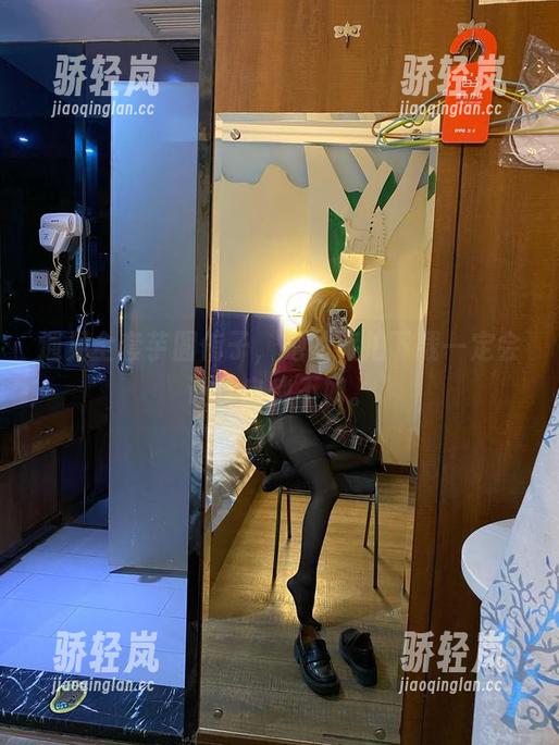 遇见全套芋圆侑子，她的旅拍下载一定会让你自愧不如。