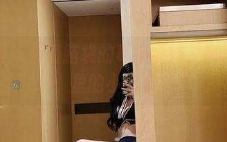 微密圈 - 歪着脑袋的葛征学妹，高清写真里的小心机