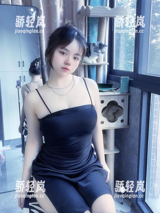 微密圈 - 套图更新：葱油饼er玩“足球”，没有极限就没有尴尬！