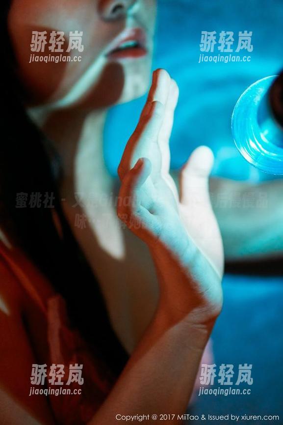 蜜桃社-Gina 蜜桃社 - 又是Gina的秘书:下载后慢慢品味…了解她的每一寸。
