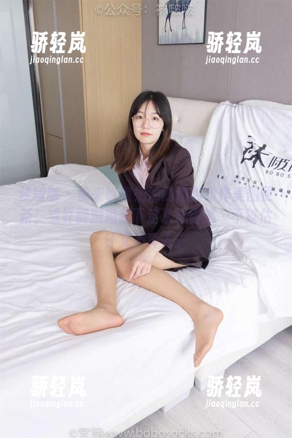 袜啵啵-奶油 袜啵啵 - 快来瞧瞧奶油的瑜伽动作美图更新,或许能激励我下定决心锻炼…不过估计又不真去。