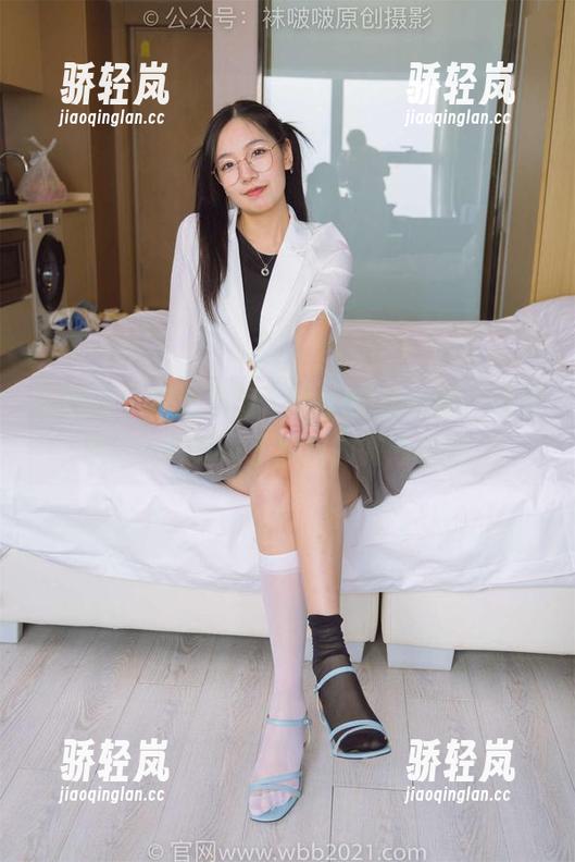 袜啵啵 - 精选美图，糯米的OL制服，带你体验一种只属于职场的微妙格调。