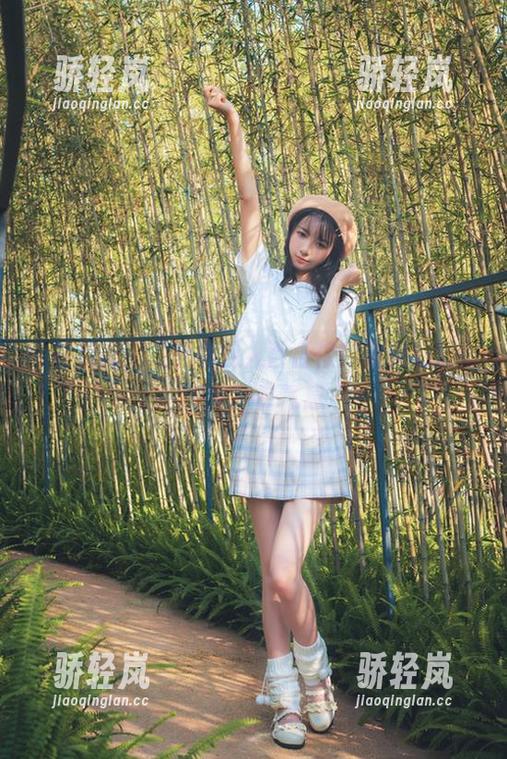 即使是原图，黑丝双人百合依然散发着西瓜少女特有气息