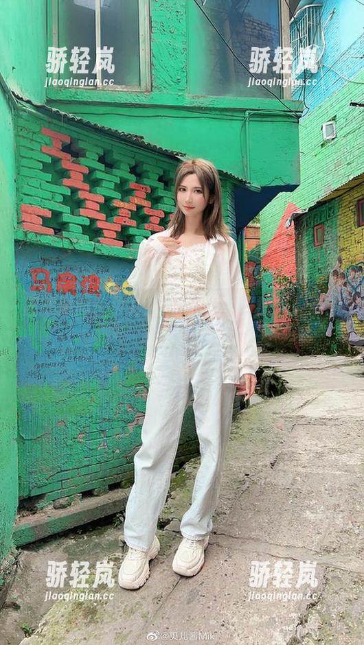 图集时间：贝儿酱Miki在牛仔裤中晃动的那些日子。