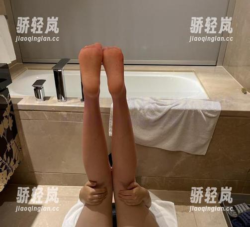 迷人的五姨太 微密圈 - 户外帐篷里的迷人的五姨太:突破界限的最新写真集随意呈现!