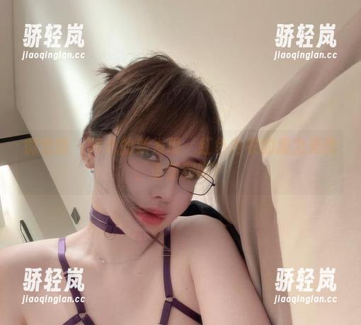 微密圈 - 阿色的新发现：红色内衣的魔力美图，没想到吧！