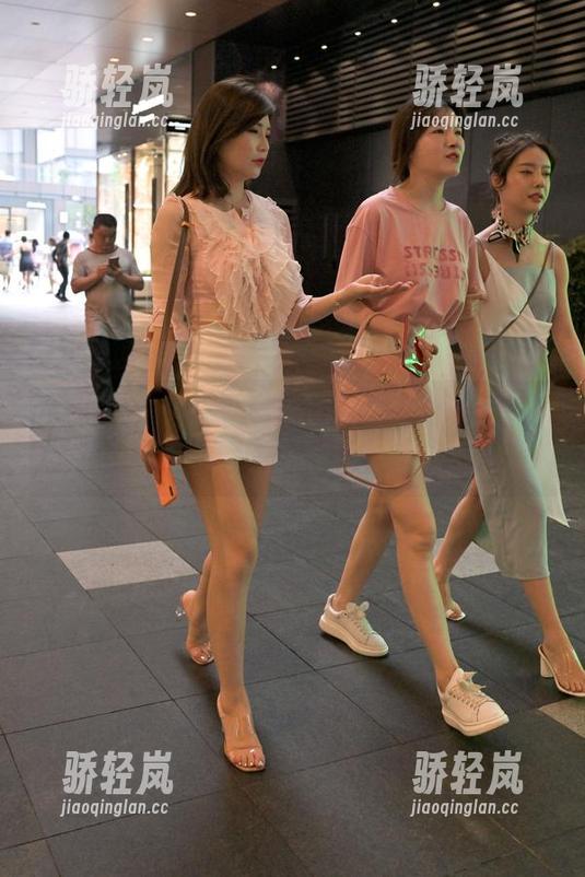 魔镜街拍 - 妹子们的骄傲，萌宝儿终于更新美图，快来加入围观行列！