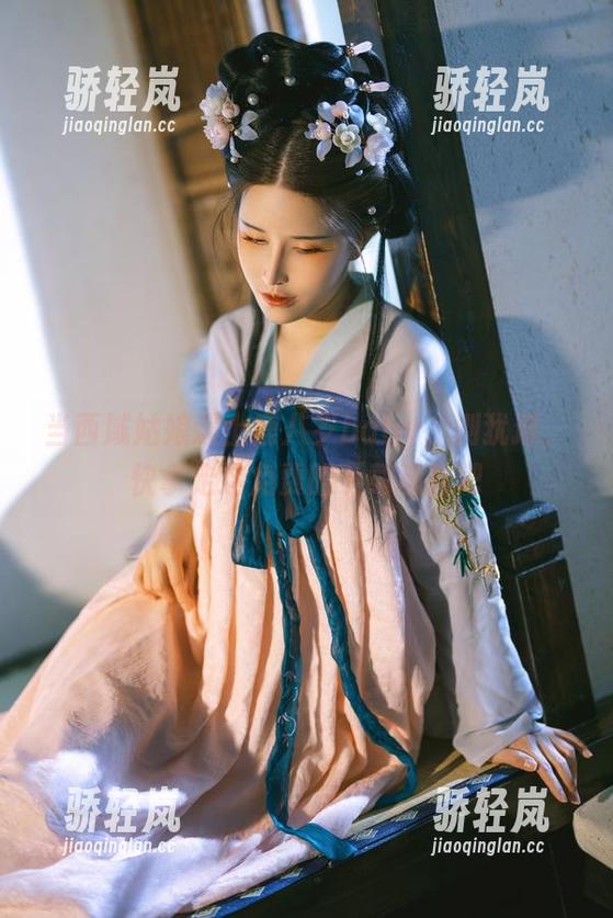 当西域姑娘遇上鹿八岁baby，别犹豫，快拿走这免费的下载链接吧